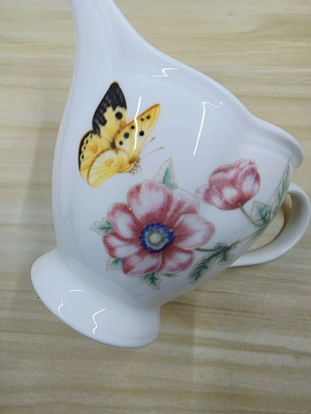 Lenox Butterfly Meadow Lidded Sugar Bowl & Creamer White Porcelain Scalloped